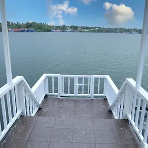 quilon-lake-inn.kerala-hotels.net/